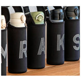 水筒 カバー のみ 通販 500ml ショルダー ボトルホルダー ボトルカバー ボトルケース ストラップ 肩掛け 斜めがけ 手持ち ハンドル おしゃれ シンプル アルファベット 軽量 軽い 衝撃吸収 結露防止 水筒ケース