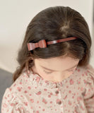 カチューシャ レザー リボン キッズ 通販 ヘッドドレス 髪飾り 女の子 子供 子ども こども セレモニー 卒園式 入学式 卒業式 結婚式 かわいい おしゃれ シンプル 本革 牛革 ヘアアレンジ