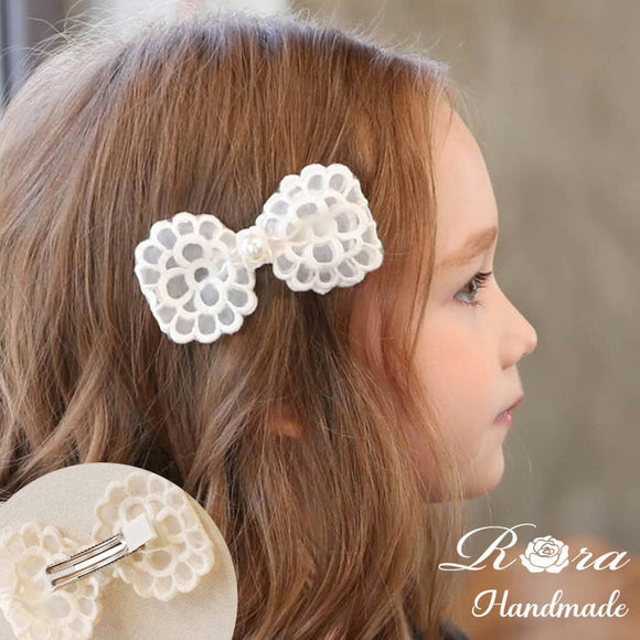 Rora ヘアクリップ キッズ 通販 ベイリー 髪飾り 髪留め リボン 大きめ レース パール ホワイト 女の子 子供 子ども こども フォーマル ナチュラル カジュアル 卒園式 入学式 結婚式