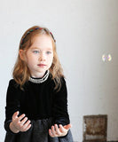 Rora カチューシャ 通販 キラキラ ビジュー 68172302 髪飾り ヘッドドレス 子供 女の子 フォーマル 可愛い おしゃれ 発表会 入園式 卒園式 入学式 子ども用アクセサリー ヘアアレンジ