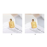 イニシャル ネックレス ゴールド 通販 ペンダント イニシャルネックレス プレートネックレス アルファベット チャーム スネークチェーン レディース 重ね付け ステンレス つけっぱなし