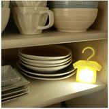 LEDライト 電池式 クローゼット 通販 人感センサーライト センサーライト 屋内 人感 センサー ライト クローゼットライト 廊下 玄関 クローゼット マグネット 磁石 吊り下げ T-shirt