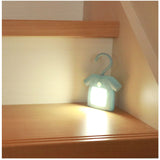 LEDライト 電池式 クローゼット 通販 人感センサーライト センサーライト 屋内 人感 センサー ライト クローゼットライト 廊下 玄関 クローゼット マグネット 磁石 吊り下げ T-shirt