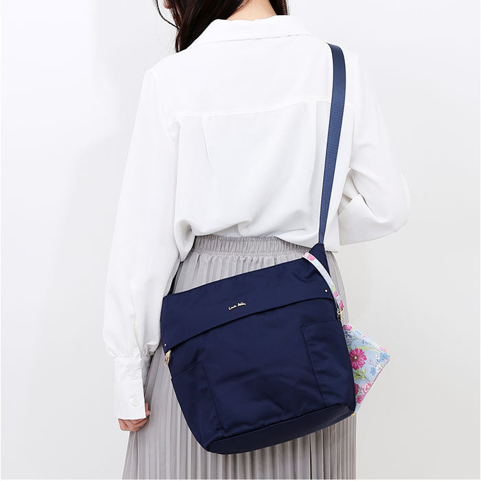 LAURA ASHLEY ローラアシュレイ 縦型 ショルダーバッグ ILNL-03 通販 ショルダーバック ショルダー 肩掛け 斜めかけ 縦型ショルダー 軽い 軽量 はっ水 撥水 ナイロン ポケット たくさん