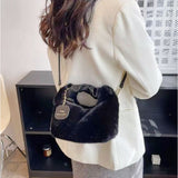 ファーバッグ 斜めがけ 通販 ファー ショルダー バッグ ハンドバッグ ショルダーバック ハンドバック 手持ちバッグ 手提げバッグ 手提げバック 冬バッグ 小さめ 小さい 斜めかけバッグ