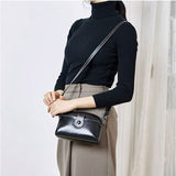 ショルダーバッグ レディース 通販 本革 本革バッグ ハンドバッグ ミニショルダーバッグ 斜めかけバッグ 斜めかけ 肩掛け ミニバッグ シンプル 上品 レザー 革 おしゃれ かわいい 通勤