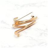 ブローチ おしゃれ 通販 イニシャルブローチ ピンバッジ アクセサリー イニシャル チャーム ジュエリー おしゃれ 大人可愛い レディース ピン ピンズ 卒業式 卒園式 入学式 入園式 誕生日