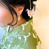 ピアス 鶴 通販 日本製 イヤリング 耳飾り ぶら下がりピアス ぶら下がり タイプ 吊り下げ 両耳 アクセサリー アクセ 折り鶴 折り紙 かわいい 可愛い おしゃれ オシャレ 着物 浴衣 和装