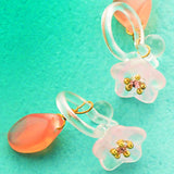 イヤリング サン宝石 通販 耳飾り ノンホールピアス アクセサリー サンホ ER-4610 お花としずくストーン揺れる樹脂イヤリング 揺れる ゆれる お花 フラワー おしゃれ かわいい きれいめ