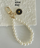 キーチャーム パール フラワー 通販 チャーム キーホルダー バッグチャーム バックチャーム かわいい ブラックフラワー Diamond Hearts ダイヤモンドハーツ 上品 華やか エレガント