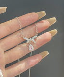 ネックレス レディース シルバー シンプル 通販 ペンダント 首飾り ジュエリー アクセサリー しずく 雫 大人 かわいい おしゃれ 可愛い オシャレ 女性 リボンティアドロップネックレス