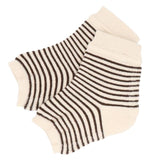 かかと 角質ケア 通販 かかとケア 靴下 つま先なし おやすみエステ かかとソックス かかとケア用品 かかとサポーター 寝ながら ケア 踵 保湿 遠赤外線 ヒールソックス シンプル 無地 おしゃれ ボーダー 縞 TOYOBO セラムA 三層構造 あったか すべすべ かさかさ ひび割れ